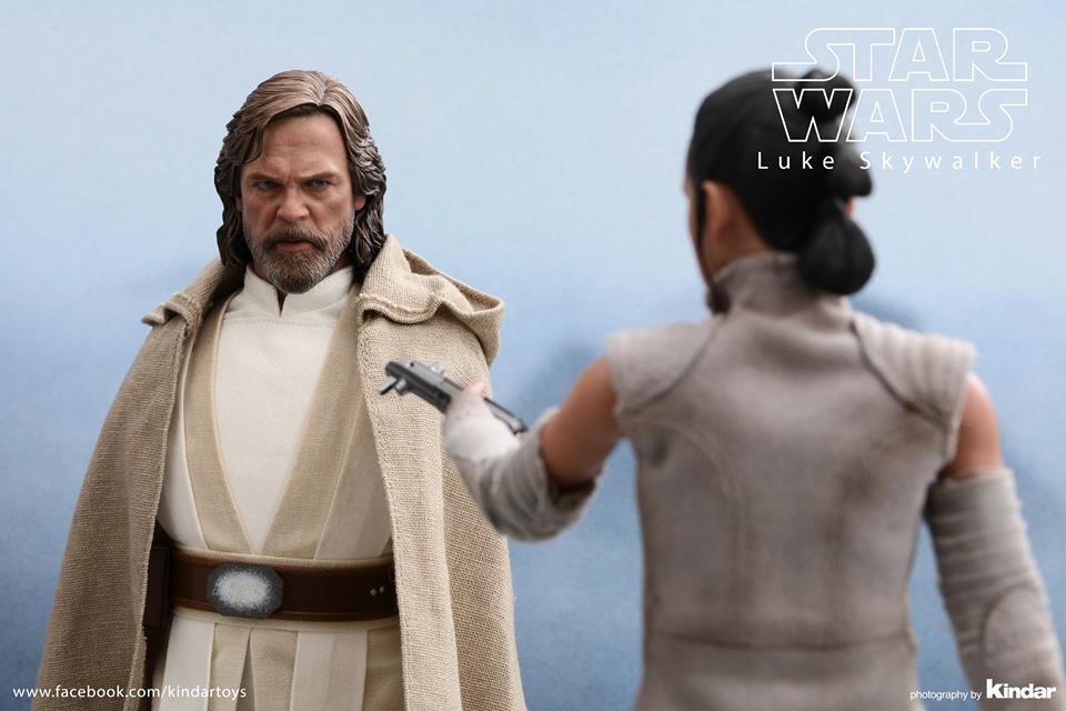 Hot Toys Luke Skywalker The Force Awakens
