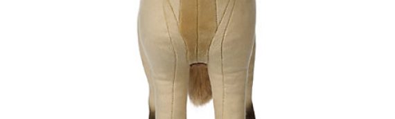 Disney Store – Le Fathier a le droit à sa peluche