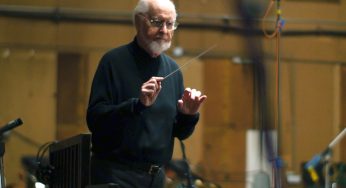 Vidéo : John Williams dirigeant le thème de Star Wars The Last Jedi