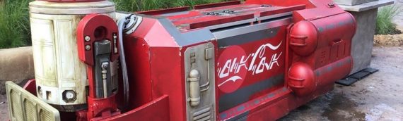 Disney Star Wars Galaxy Edge – Une unité R5 pour vous servir à boire