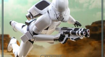 HOT TOYS : Photos de production du Jet Trooper Sixth Scale Figure
