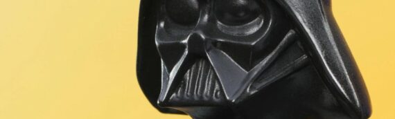 Gentle Giant :  Star Wars: The Empire Strikes – Darth Vader Jumbo Action Figure