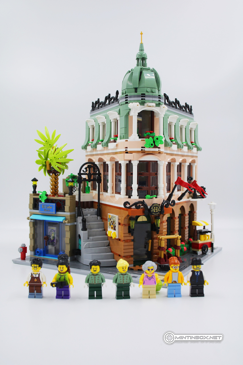 Grand budapest hotsell hotel lego