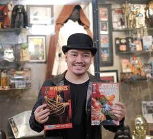 Ario Anindito and some of his works / Ario Anindito et certains de ses travaux