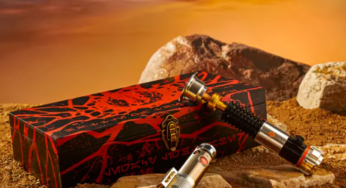 SHOP DISNEY – Anakin Skywalker & Obi-Wan KenobiLegacy LIGHTSABER Set