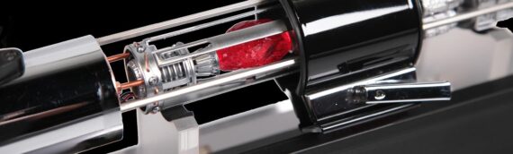 EFX Collectibles dévoile le Sabre Laser de Darth Vader Reveal Signature Edition